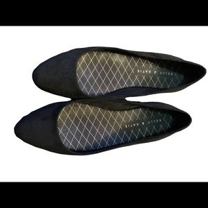 Flat suede black shoes